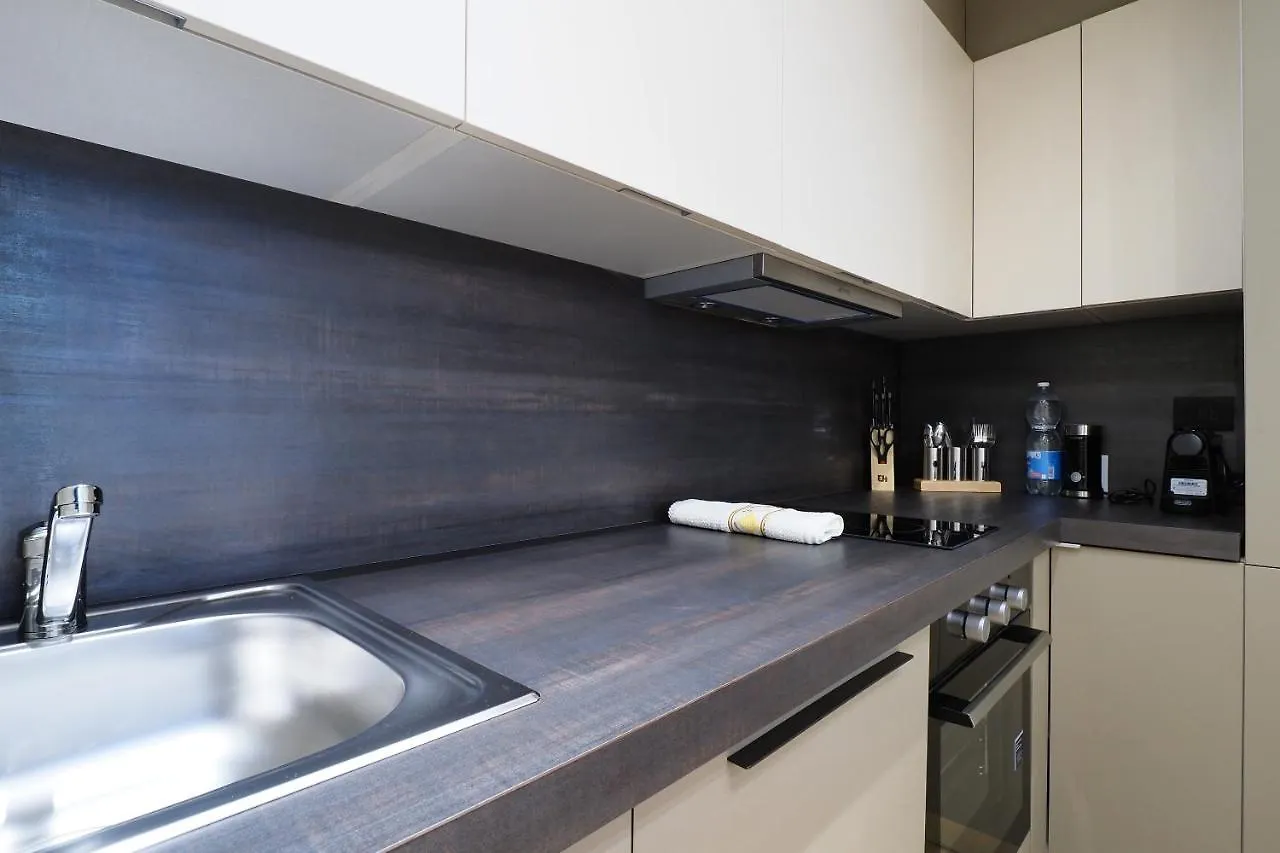 Doma Lux Apartment Central Station Milano מילאנו